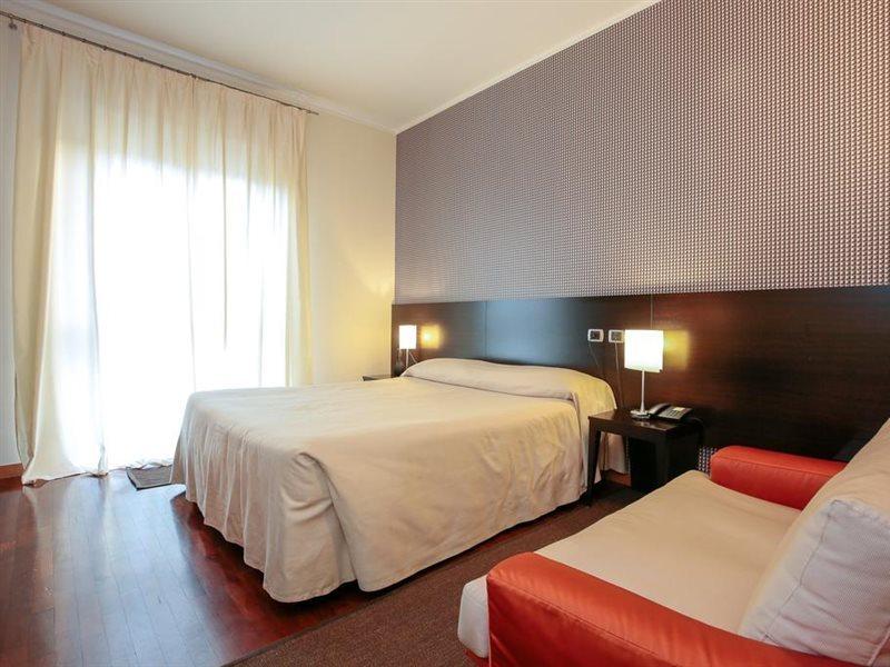 Hotel Aleramo Асти Екстериор снимка