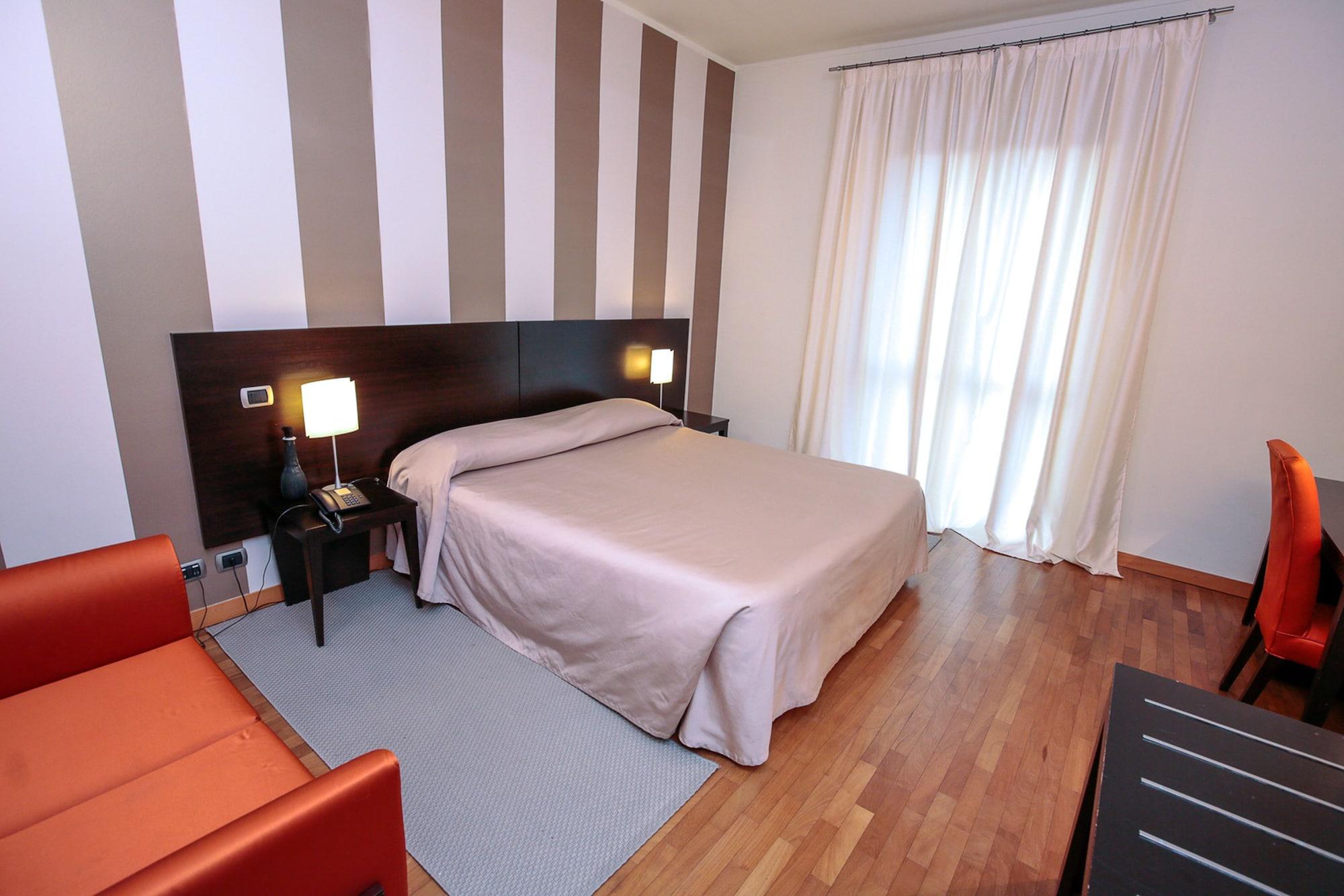 Hotel Aleramo Асти Екстериор снимка